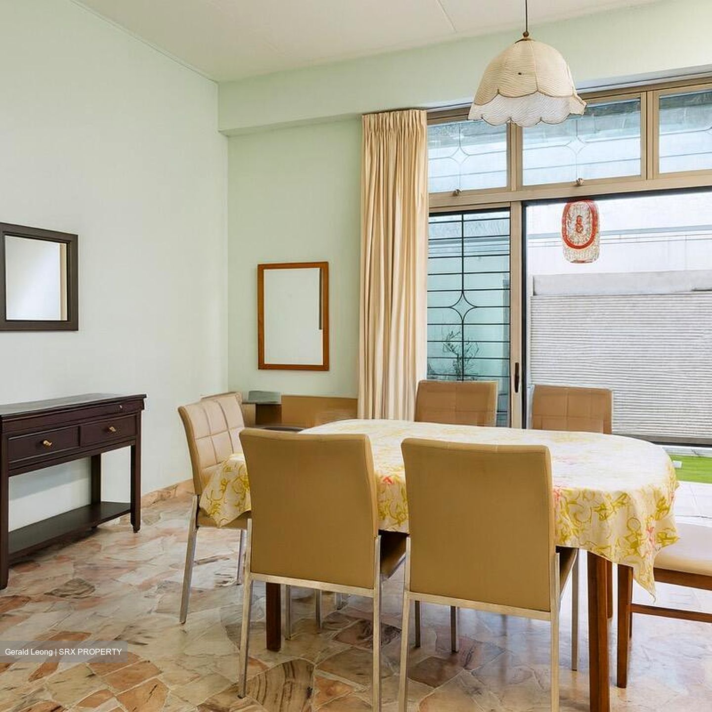 Simon Lane (D19), Terrace #504890301